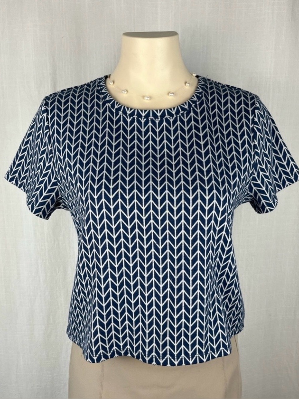 Twik Navy and White Chevron Short-Sleeve Crewneck Top